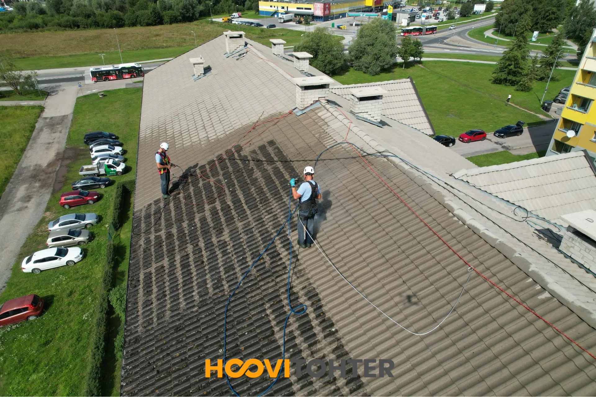 Kivikatuse pesu survepesu abil